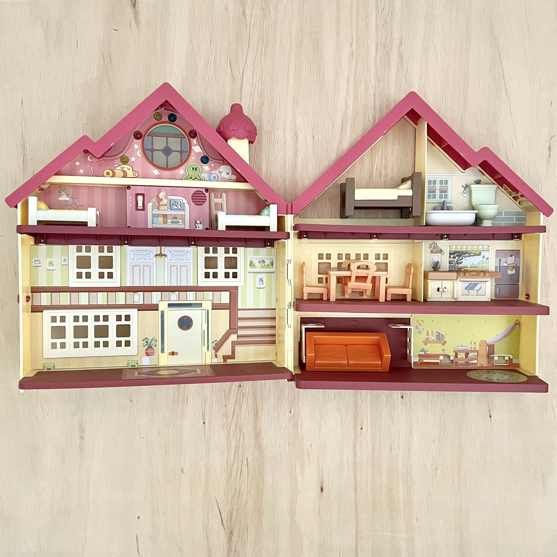Bluey House Like-New Condition