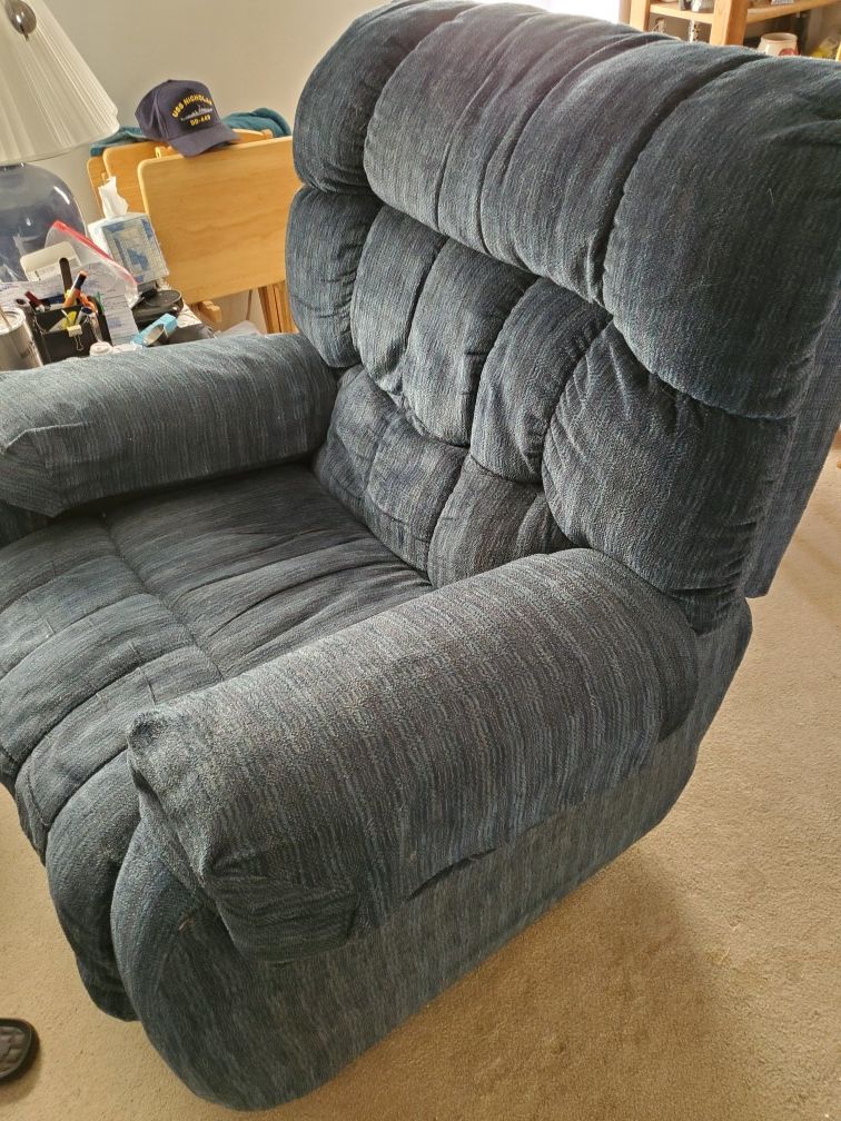 King size recliner fits 6 foot plus 400 lbs. Dark blue