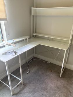 Computer desk