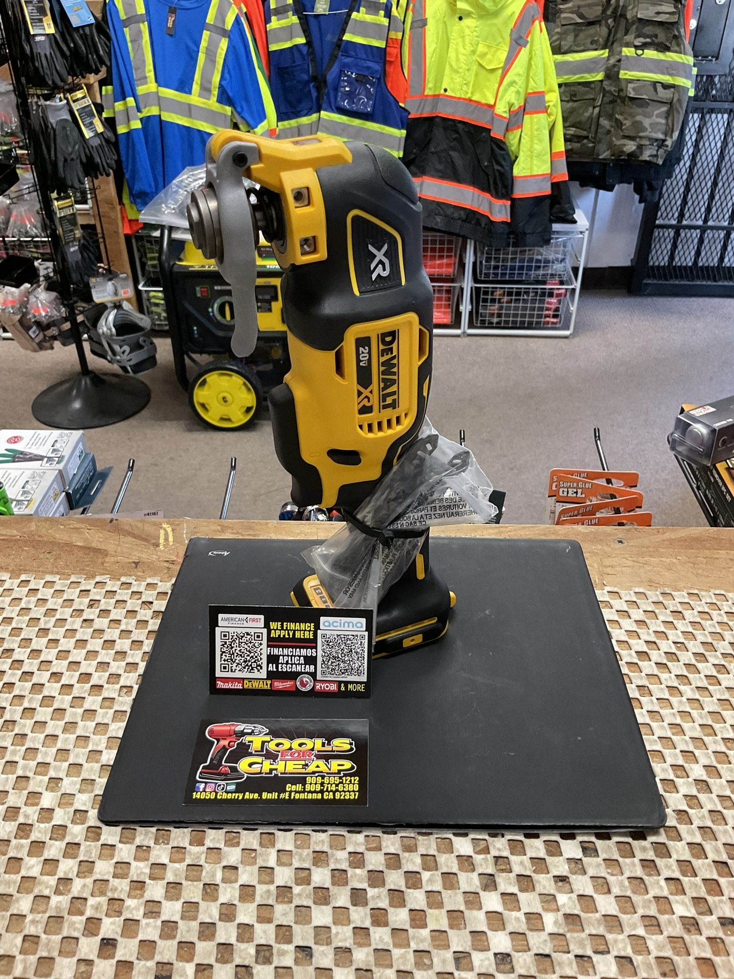 DEWALT 20V MAX XR Cordless Brushless Speed Oscillating Multi