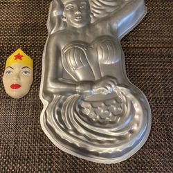Wonder Woman cake pan 1978