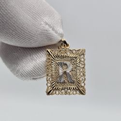 10 K Letter R Pendant / 1.2 Grms