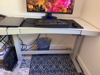 Tresanti Adjustable Height Sit/Stand Desk