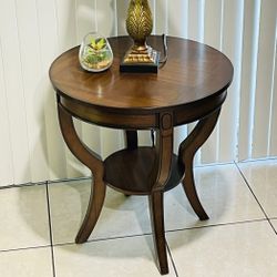Pedestal Table . Side Table . ROUND END TABLE /  Solid wood side table. Living Room Table 