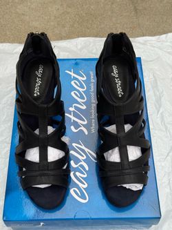 Brand NEW Women’s Easy Street Amaze Block Heel Sandals Navy Size 8.5 & Cognac Size 11