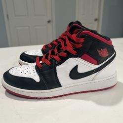 Jordan 1 Mid 