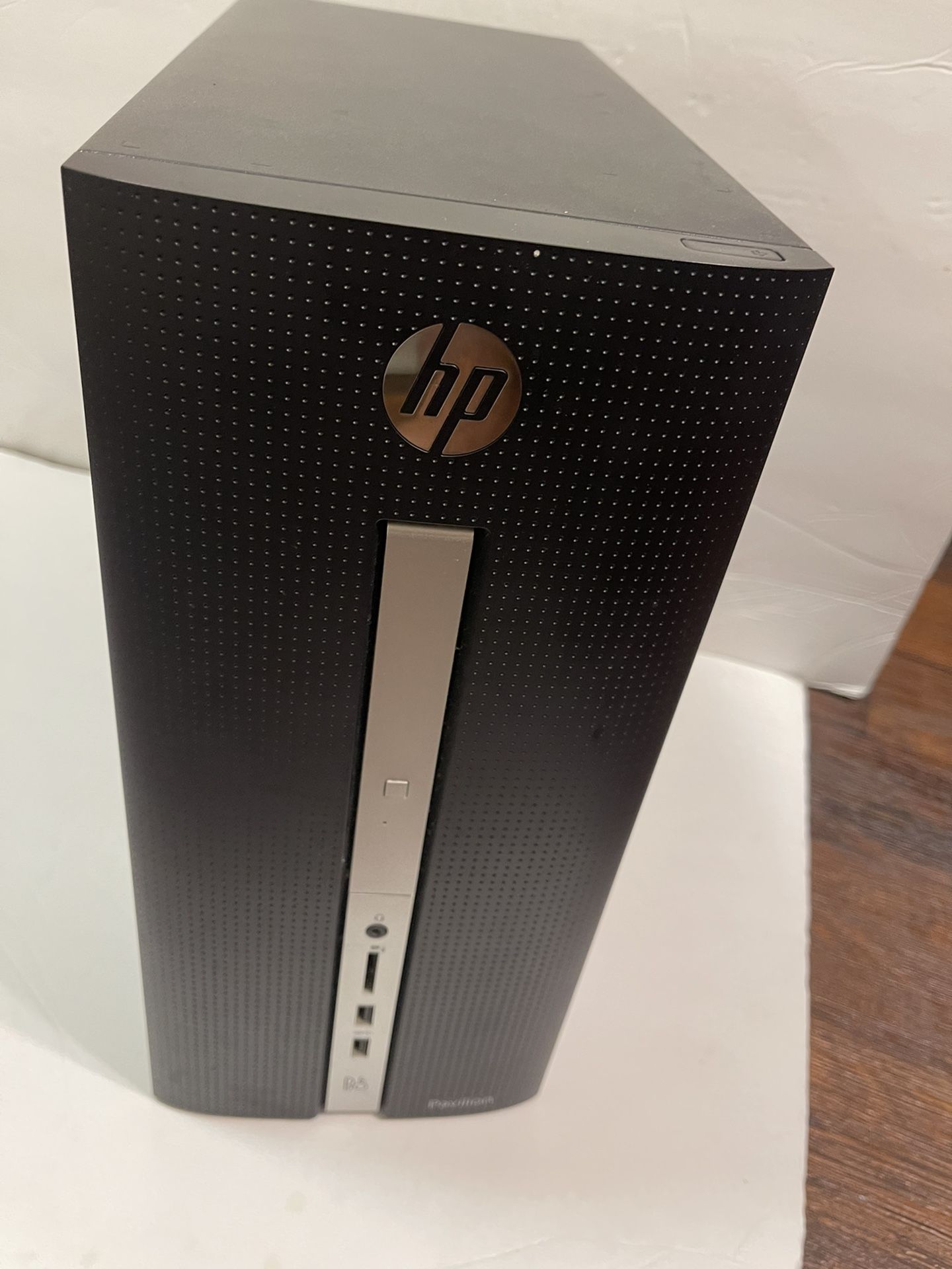 Hp Pavilion  550-227c Desktop AMD A10-8850 Radeon R7 12 Copute Cores 4C+8G 3.90GHz 12GB RAM 120GB SSD SAMSUNG Win 10 Good Condition 