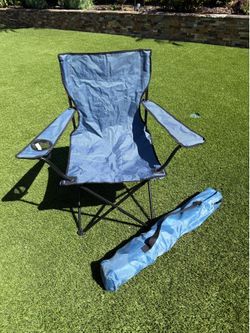 2 folding chairs