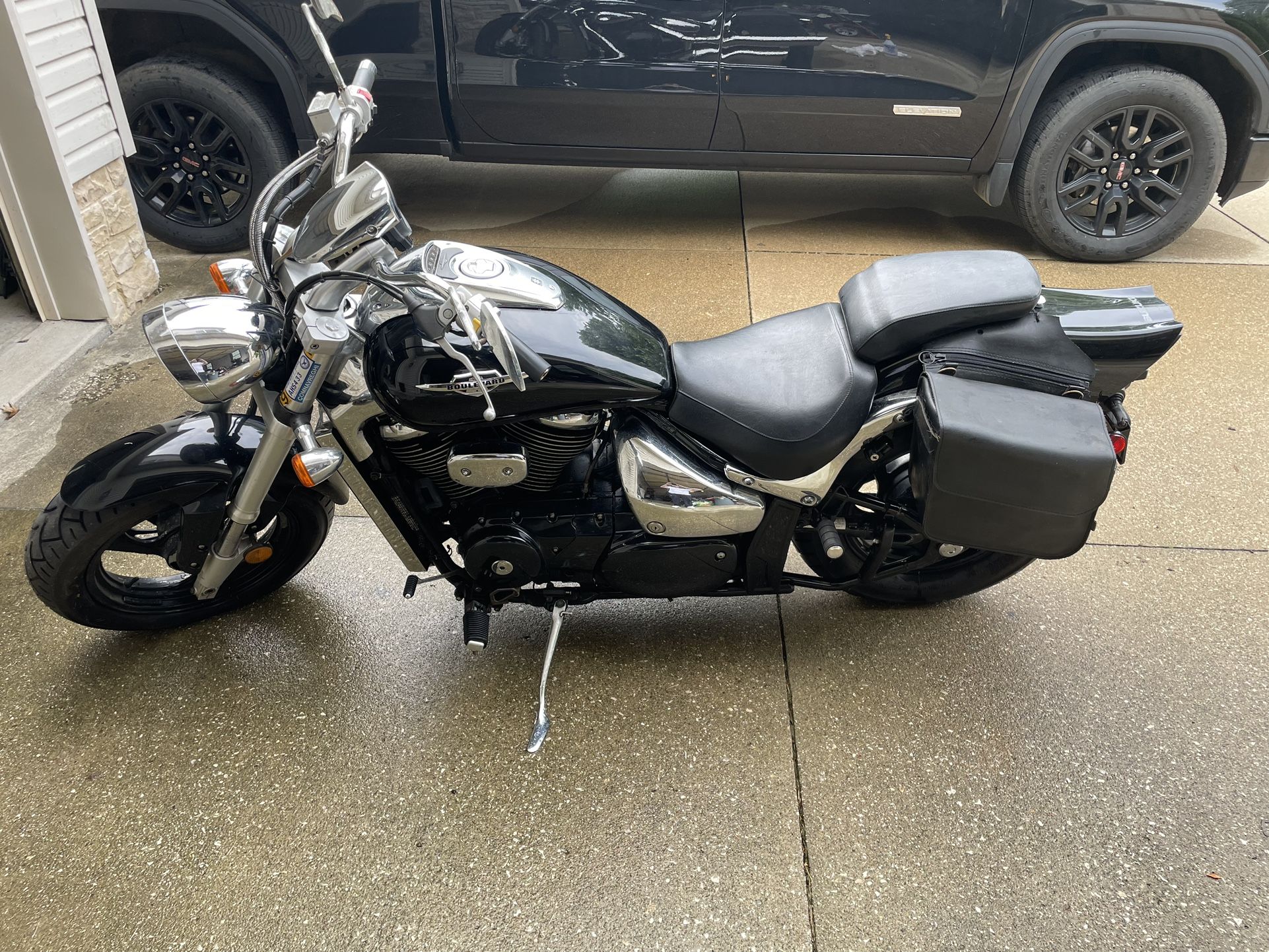 2005 Suzuki Boulevard