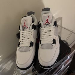 AIR JORDAN 4’s