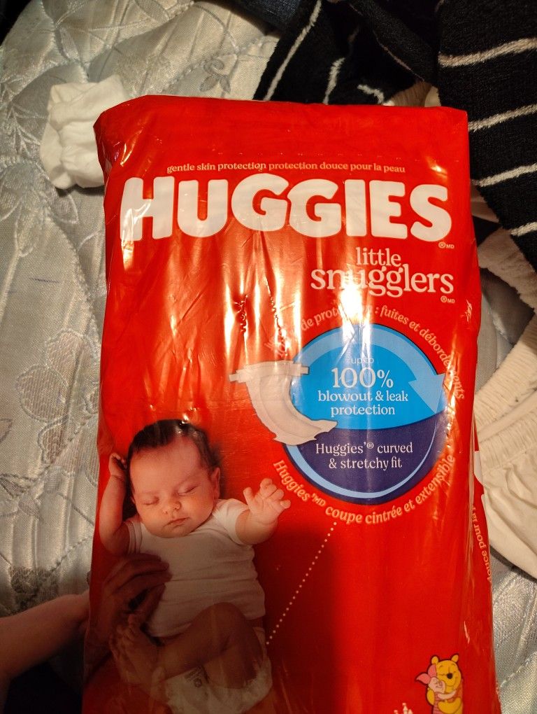 HUGGIES little Snugglers SIZE NEWBORN