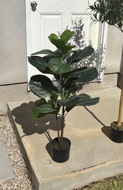 Artificial Potted Green Plant – 2.62 FT Tall