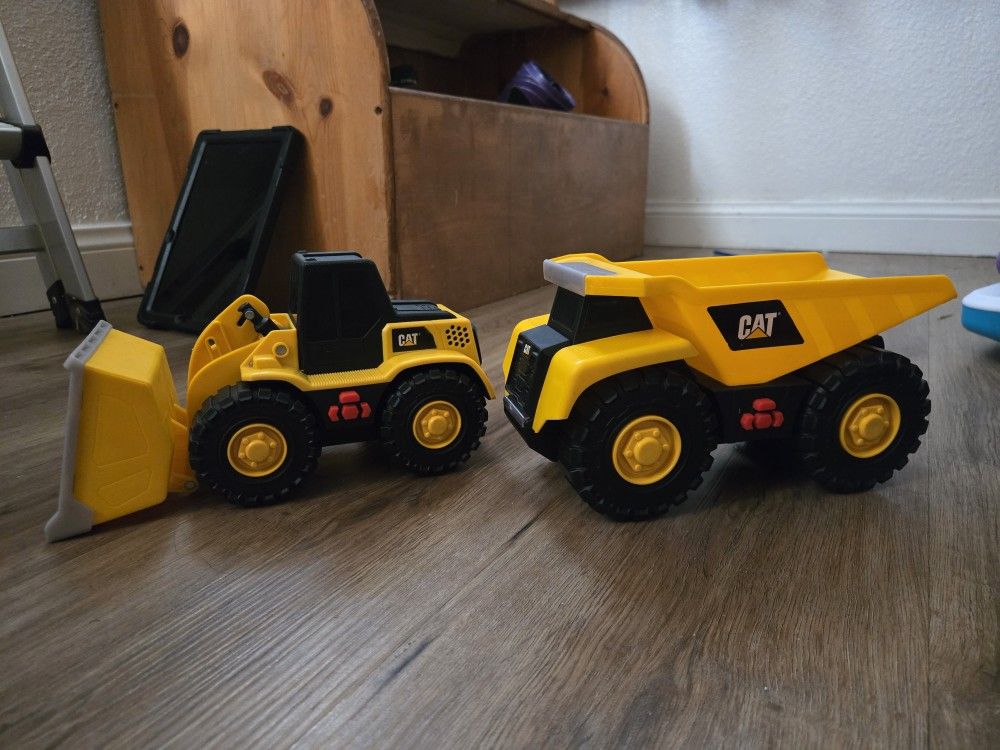 CAT TRUCKS 