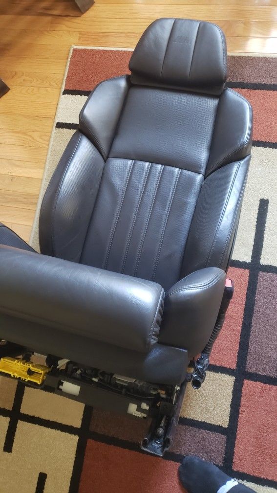 Bmw M5 F10 Passenger Seat (Complete)