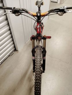 Specialized Enduro Full Suspension Mountain Bike
