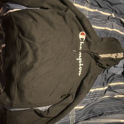 Men’s M Champion hoodie 