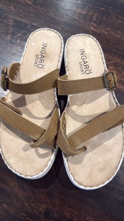 Unfair sports sandals