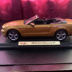 Maisto Ford Mustang 2010 GT Scale Model