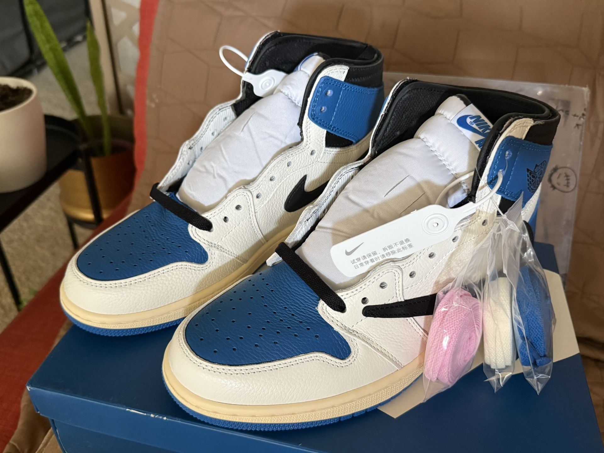 FRAGMENT x TRAVIS SCOTT JORDAN 1 HIGH