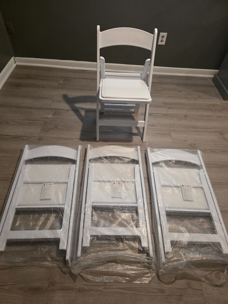 Costway White Resin Folding Chairs – Heavy Duty (Set of 4)
