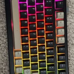 Yunzi yz98 cream switch mechanical keyboard