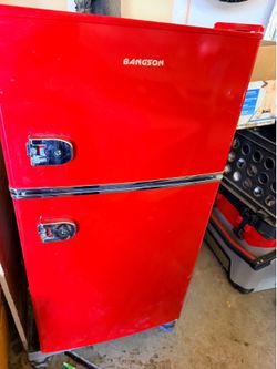 Mini fridge