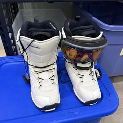 Snowboard boots