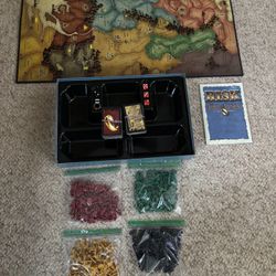 lord of the rings risk trilogy edition 99% complete (missing 1 black pawn)