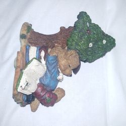 One Resin Bear Sleeping 