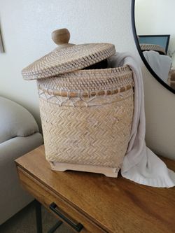 Bohemian beautiful basket with lid
