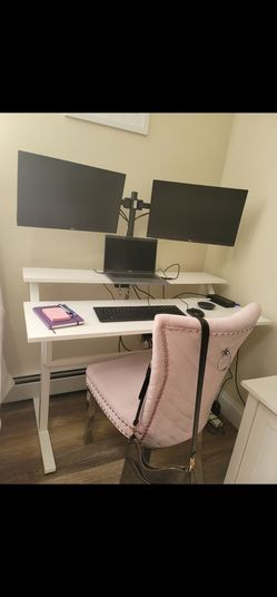 Adjustable desk