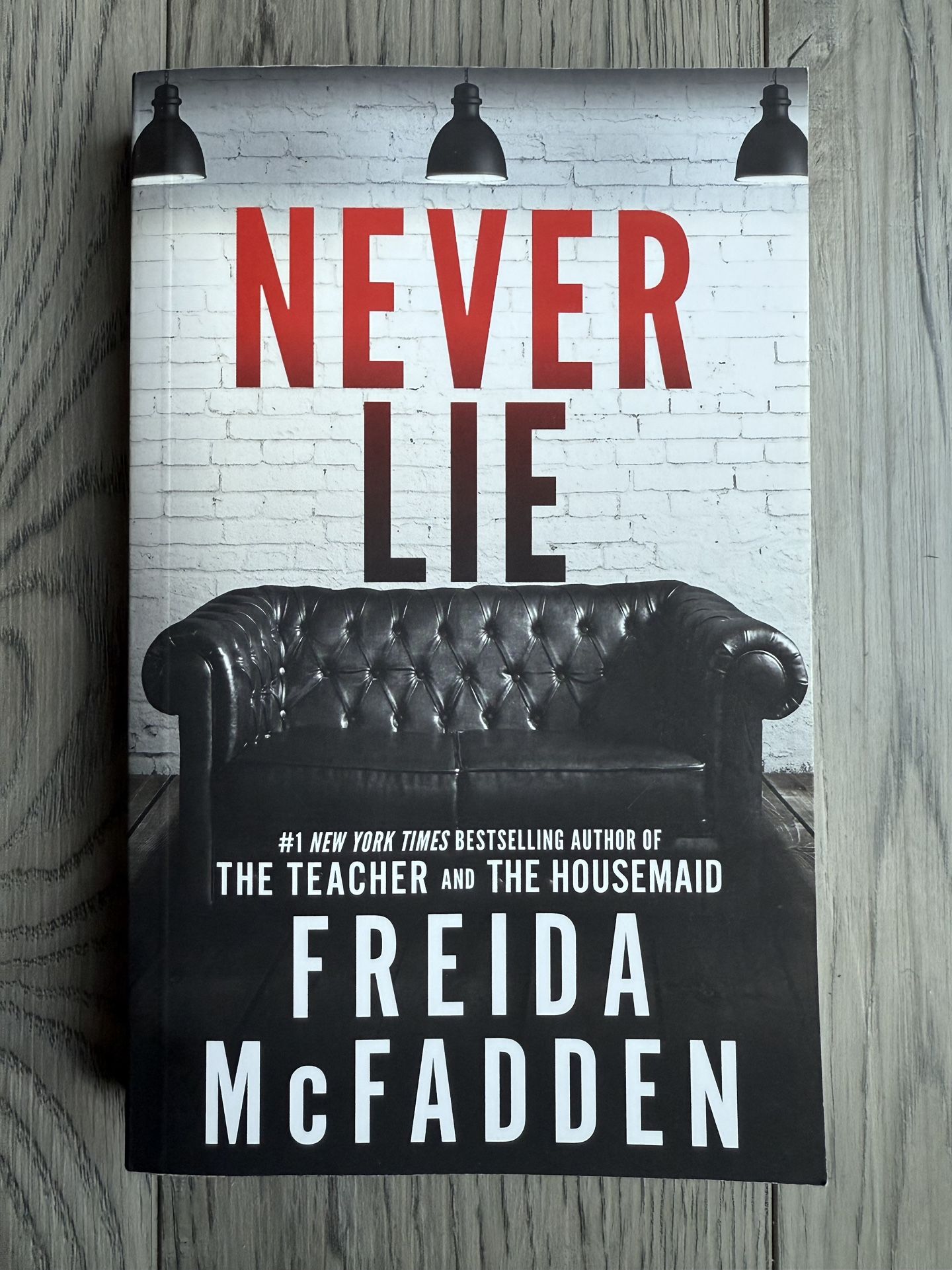 Never Lie-Freida McFadden Book Paperback