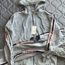 Sweatsuit 