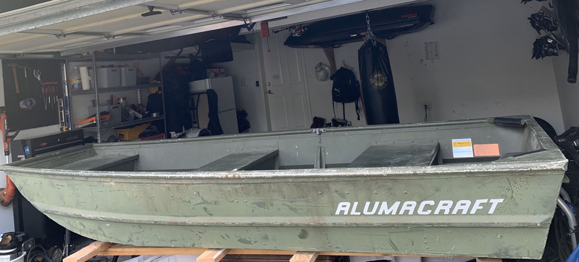 10 foot / 2 person Jon Boat - $450 Alumacraft Model 1032