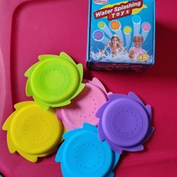 New In Box. 6 PIECE WATER SPLASHING FRISBEE. COMES W/ Net. See Photos. CASH PICKUP ONLY 