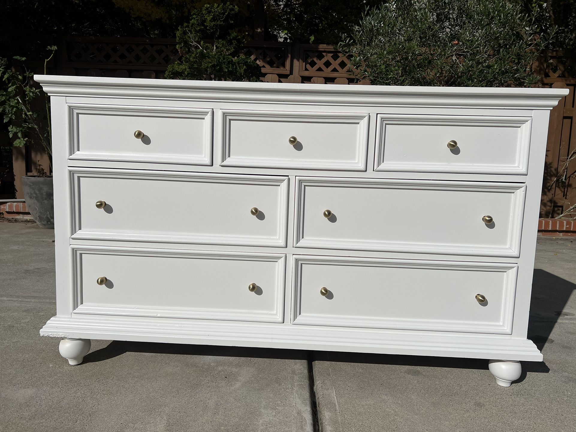 Beautiful REFINISHED 100% wood+new hardware $349 CAN DELIVER!