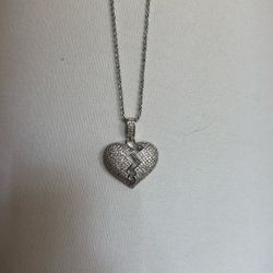 Broken Heart Pendant & Chain 