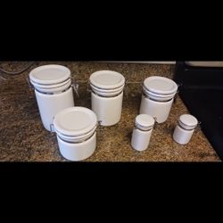 Kitchen Granulate Storage 