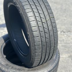 TIRE 215 55 17 Michelin
