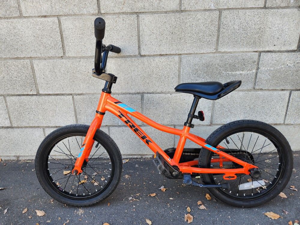 トレック　『PRECALIBER 16』　orange Scheller's - Refurbished Used Trek Precaliber 16 Orange