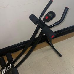 The backrest acts as a soft cushion that supports your back to help minimize fatigue. Parallel bars slideway, safer sports and fitness, curved track, 