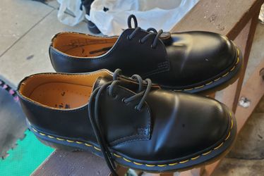 Dr. Martens Womens Shoes. Size 7