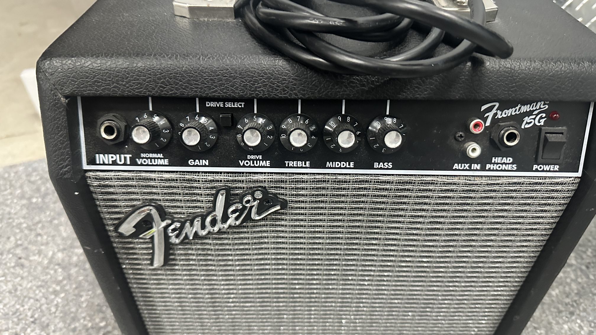 FENDER Guitar Bass Amplifier Practicing.