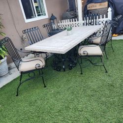 Patio Set/ Outdoor Furniture Dining Table And Chairs In Giod Condition