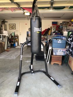 Everlast bag and stand