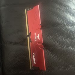 TeamGroup T-Force Vulcan Z 8GB DDR4 3200MHz RAM module.