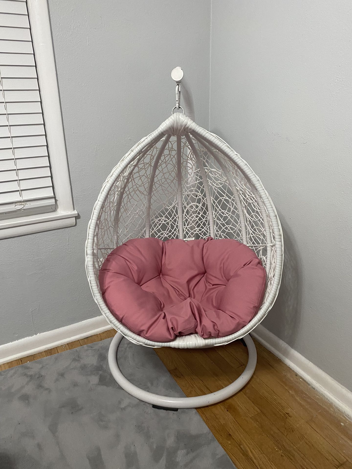 White Hanging Pod With Pink cushion
