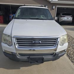 2007 FORD EXPLORER XLT 4 WHEEL DRIVE AUTOMATIC  135K Ish