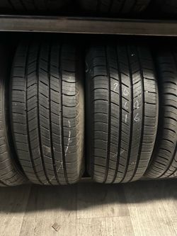 PAIR OF TIRE 205 60 16 Michelin 85% LIFE