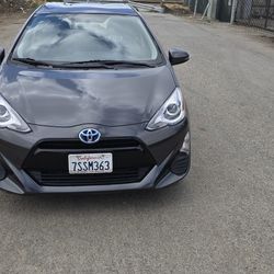 2016 Toyota Prius-C